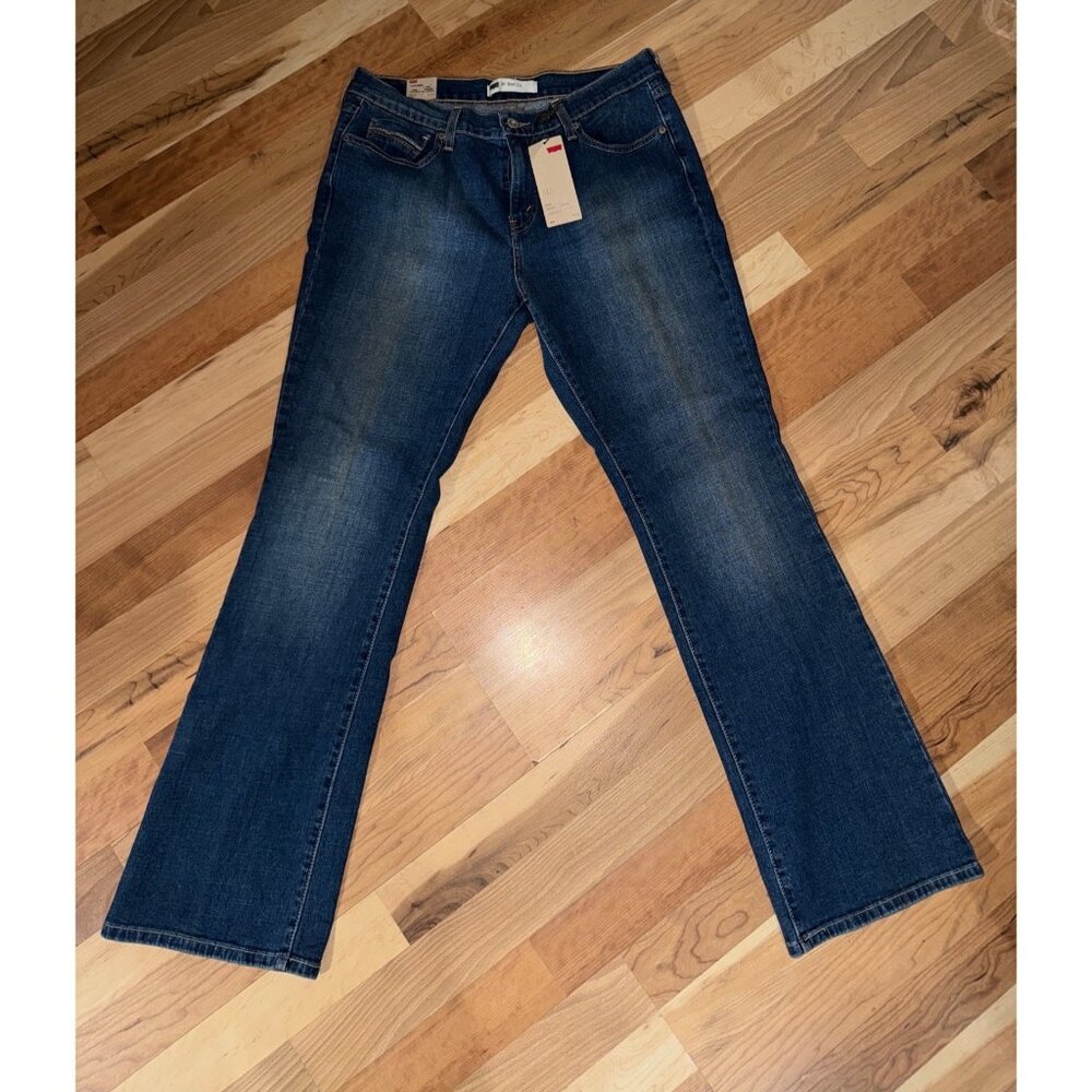 Levi's Women's 515 Classic Boot Cut Mid Rise Blue Jeans - Picture 1 of 10